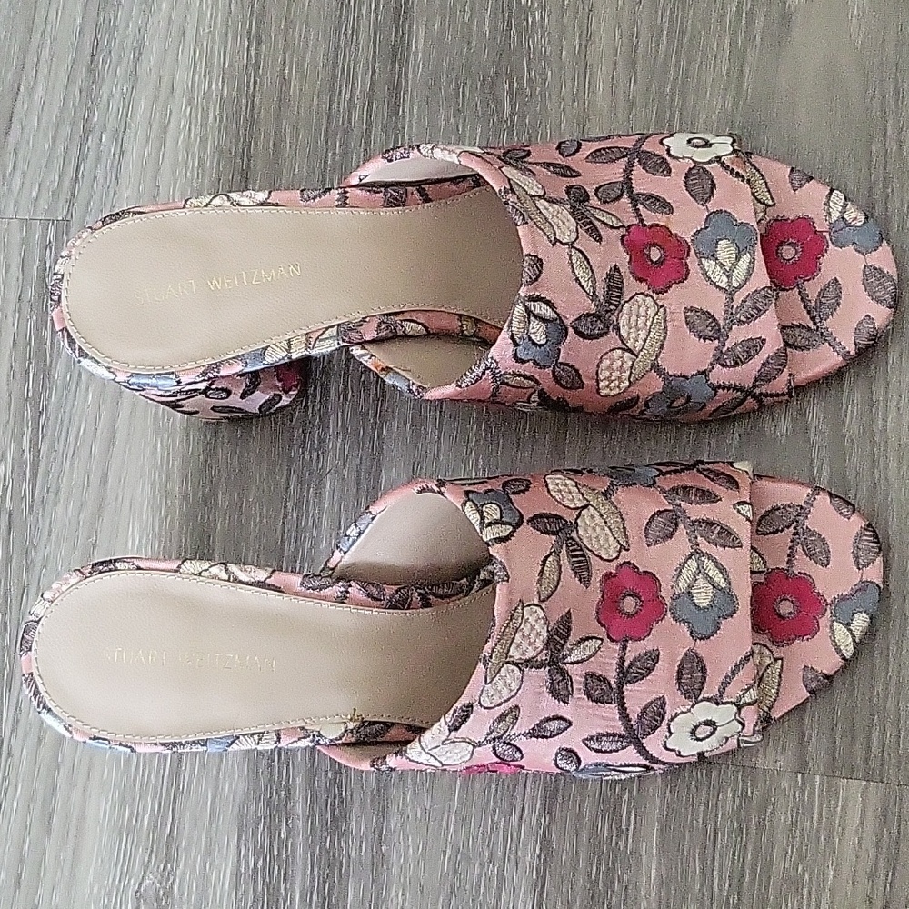 STUART WEITZMAN embroidered heels